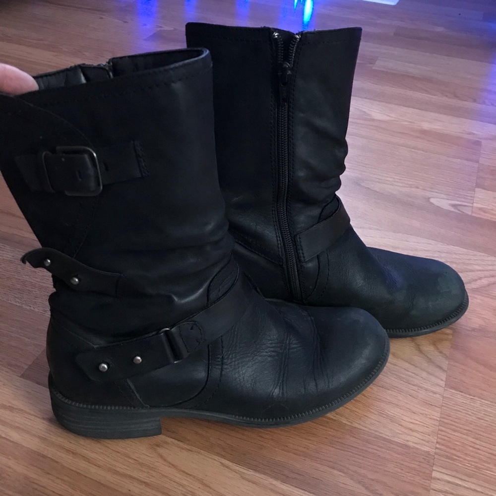 Leather boots